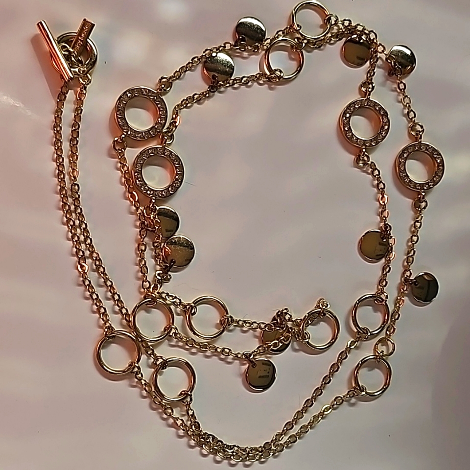 Daisy Fuentes Necklace 15$